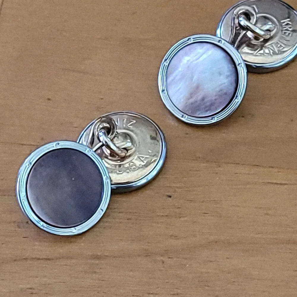 Vintage KREMENTZ Mother of Pearl Round Cufflinks Gold Tone USA 5.05g